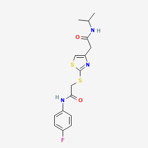 molecular formula C16H18FN3O2S2 B2529173 N-(4-氟苯基)-2-((4-(2-(异丙氨基)-2-氧代乙基)噻唑-2-基)硫代)乙酰胺 CAS No. 942000-88-6