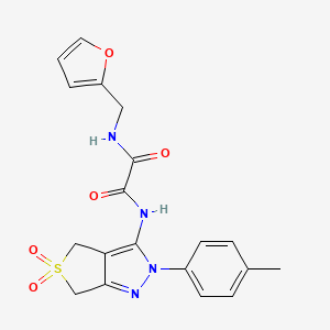 molecular formula C19H18N4O5S B2530676 N'-[(furan-2-yl)methyl]-N-[2-(4-methylphenyl)-5,5-dioxo-2H,4H,6H-5lambda6-thieno[3,4-c]pyrazol-3-yl]ethanediamide CAS No. 899994-70-8