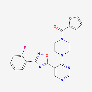 (4-(5-(3-(2-Fluorophenyl)-1,2,4-oxadiazol-5-yl)pyrimidin-4-yl)piperazin-1-yl)(furan-2-yl)methanone