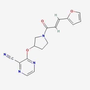 molecular formula C16H14N4O3 B2533922 (E)-3-((1-(3-(呋喃-2-基)丙烯酰基)吡咯烷-3-基)氧基)吡嗪-2-甲腈 CAS No. 2035001-65-9