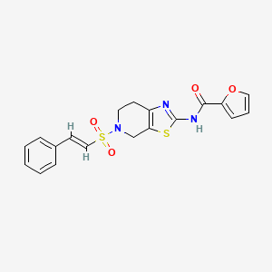 (E)-N-(5-(styrylsulfonyl)-4,5,6,7-tetrahydrothiazolo[5,4-c]pyridin-2-yl)furan-2-carboxamide