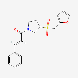 (E)-1-(3-((furan-2-ylmethyl)sulfonyl)pyrrolidin-1-yl)-3-phenylprop-2-en-1-one