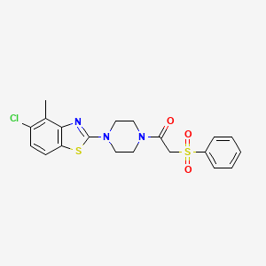 B2537559 5-Chloro-4-methyl-2-{4-[(phenylsulfonyl)acetyl]piperazin-1-yl}-1,3-benzothiazole CAS No. 886921-29-5