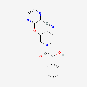 molecular formula C18H18N4O3 B2539186 3-((1-(2-Hydroxy-2-phenylacetyl)piperidin-3-yl)oxy)pyrazine-2-carbonitrile CAS No. 2034229-05-3