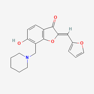 (2Z)-2-(furan-2-ylmethylidene)-6-hydroxy-7-(piperidin-1-ylmethyl)-1-benzofuran-3-one