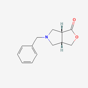 molecular formula C13H15NO2 B2548662 rac-(3aR,6aS)-5-benzyl-hexahydro-1H-furo[3,4-c]pyrrol-1-one CAS No. 911116-49-9