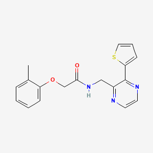 molecular formula C18H17N3O2S B2548807 N-((3-(thiophen-2-yl)pyrazin-2-yl)methyl)-2-(o-tolyloxy)acetamide CAS No. 2034424-56-9