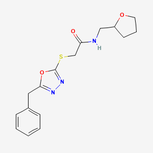 molecular formula C16H19N3O3S B2548902 2-((5-benzyl-1,3,4-oxadiazol-2-yl)thio)-N-((tetrahydrofuran-2-yl)methyl)acetamide CAS No. 948541-65-9