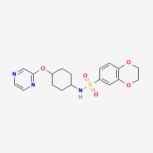 molecular formula C18H21N3O5S B2552574 N-((1r,4r)-4-(pyrazin-2-yloxy)cyclohexyl)-2,3-dihydrobenzo[b][1,4]dioxine-6-sulfonamide CAS No. 2034397-34-5