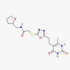 2-((5-(2-(6-methyl-2,4-dioxo-1,2,3,4-tetrahydropyrimidin-5-yl)ethyl)-1,3,4-oxadiazol-2-yl)thio)-N-((tetrahydrofuran-2-yl)methyl)acetamide