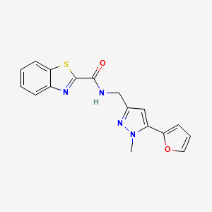 molecular formula C17H14N4O2S B2555663 N-((5-(furan-2-yl)-1-methyl-1H-pyrazol-3-yl)methyl)benzo[d]thiazole-2-carboxamide CAS No. 1421529-93-2