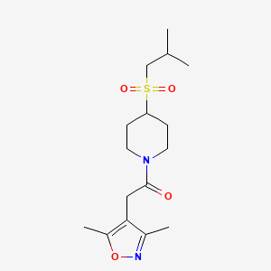 B2556075 2-(3,5-Dimethylisoxazol-4-yl)-1-(4-(isobutylsulfonyl)piperidin-1-yl)ethanone CAS No. 1797687-59-2