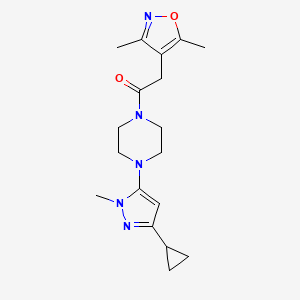 molecular formula C18H25N5O2 B2556538 1-(4-(3-环丙基-1-甲基-1H-吡唑-5-基)哌嗪-1-基)-2-(3,5-二甲基异噁唑-4-基)乙酮 CAS No. 2034619-53-7