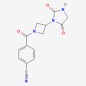 molecular formula C14H12N4O3 B2556604 4-(3-(2,5-Dioxoimidazolidin-1-yl)azetidine-1-carbonyl)benzonitrile CAS No. 2034277-95-5