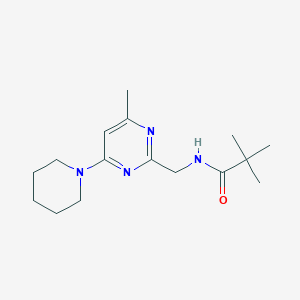 molecular formula C16H26N4O B2558677 N-((4-methyl-6-(piperidin-1-yl)pyrimidin-2-yl)methyl)pivalamide CAS No. 1797973-49-9