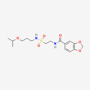 molecular formula C16H24N2O6S B2559315 N-(2-(N-(3-isopropoxypropyl)sulfamoyl)ethyl)benzo[d][1,3]dioxole-5-carboxamide CAS No. 899980-42-8