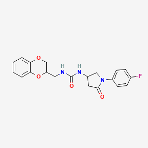 molecular formula C20H20FN3O4 B2561551 1-((2,3-二氢苯并[b][1,4]二噁英-2-基)甲基)-3-(1-(4-氟苯基)-5-氧代吡咯烷-3-基)脲 CAS No. 894019-98-8
