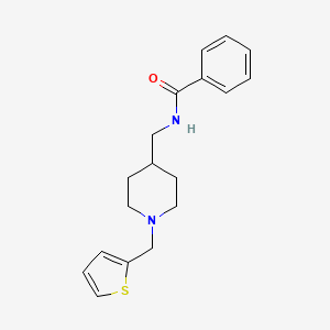 molecular formula C18H22N2OS B2561612 N-((1-(thiophen-2-ylmethyl)piperidin-4-yl)methyl)benzamide CAS No. 954023-44-0