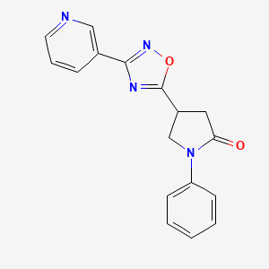 B2562343 1-Phenyl-4-[3-(pyridin-3-yl)-1,2,4-oxadiazol-5-yl]pyrrolidin-2-one CAS No. 941917-64-2