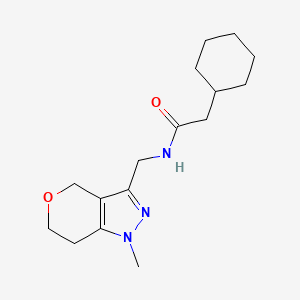 B2563064 2-cyclohexyl-N-((1-methyl-1,4,6,7-tetrahydropyrano[4,3-c]pyrazol-3-yl)methyl)acetamide CAS No. 1797823-78-9