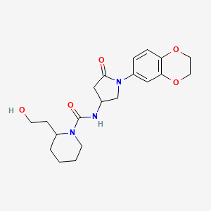 molecular formula C20H27N3O5 B2563178 N-[1-(2,3-dihydro-1,4-benzodioxin-6-yl)-5-oxopyrrolidin-3-yl]-2-(2-hydroxyethyl)piperidine-1-carboxamide CAS No. 894035-34-8