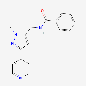 molecular formula C17H16N4O B2563194 N-{[1-methyl-3-(pyridin-4-yl)-1H-pyrazol-5-yl]methyl}benzamide CAS No. 2320209-13-8