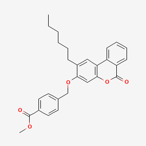 molecular formula C28H28O5 B2563824 methyl 4-{[(2-hexyl-6-oxo-6H-benzo[c]chromen-3-yl)oxy]methyl}benzoate CAS No. 405917-31-9