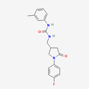 1-((1-(4-Fluorophenyl)-5-oxopyrrolidin-3-yl)methyl)-3-(m-tolyl)urea