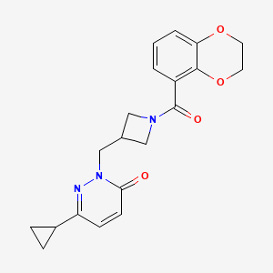 molecular formula C20H21N3O4 B2564947 6-Cyclopropyl-2-{[1-(2,3-dihydro-1,4-benzodioxine-5-carbonyl)azetidin-3-yl]methyl}-2,3-dihydropyridazin-3-one CAS No. 2197612-83-0