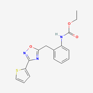 B2565314 Ethyl (2-((3-(thiophen-2-yl)-1,2,4-oxadiazol-5-yl)methyl)phenyl)carbamate CAS No. 1797545-26-6