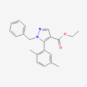 molecular formula C21H22N2O2 B2572339 ethyl 1-benzyl-5-(2,5-dimethylphenyl)-1H-pyrazole-4-carboxylate CAS No. 2138428-91-6