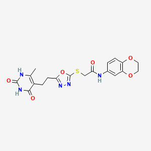 molecular formula C19H19N5O6S B2572485 N-(2,3-dihydrobenzo[b][1,4]dioxin-6-yl)-2-((5-(2-(6-methyl-2,4-dioxo-1,2,3,4-tetrahydropyrimidin-5-yl)ethyl)-1,3,4-oxadiazol-2-yl)thio)acetamide CAS No. 1172377-93-3