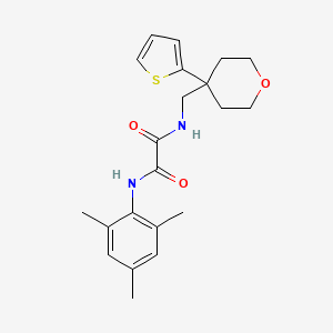 molecular formula C21H26N2O3S B2572519 N1-mesityl-N2-((4-(thiophen-2-yl)tetrahydro-2H-pyran-4-yl)methyl)oxalamide CAS No. 1091418-04-0