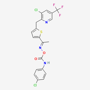 molecular formula C20H14Cl2F3N3O2S B2572604 3-氯-2-{[5-({[(4-氯苯胺)羰基]氧基}乙烯基亚胺基)-2-噻吩基]甲基}-5-(三氟甲基)吡啶 CAS No. 321432-66-0