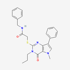 molecular formula C25H26N4O2S B2573655 N-benzyl-2-({5-methyl-4-oxo-7-phenyl-3-propyl-3H,4H,5H-pyrrolo[3,2-d]pyrimidin-2-yl}sulfanyl)acetamide CAS No. 1111997-34-2