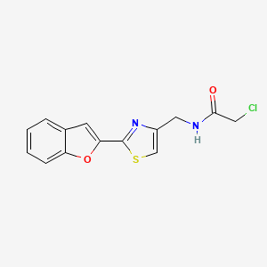 molecular formula C14H11ClN2O2S B2574597 N-[[2-(1-Benzofuran-2-yl)-1,3-thiazol-4-yl]methyl]-2-chloroacetamide CAS No. 2411237-09-5