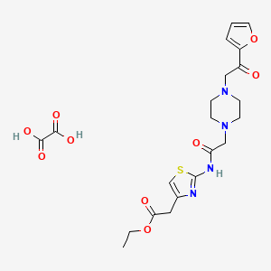 molecular formula C21H26N4O9S B2576536 Ethyl 2-(2-(2-(4-(2-(furan-2-yl)-2-oxoethyl)piperazin-1-yl)acetamido)thiazol-4-yl)acetate oxalate CAS No. 1351614-98-6