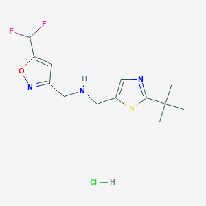 molecular formula C13H18ClF2N3OS B2576788 N-[(2-叔丁基-1,3-噻唑-5-基)甲基]-1-[5-(二氟甲基)-1,2-噁唑-3-基]甲胺；盐酸盐 CAS No. 2418681-94-2
