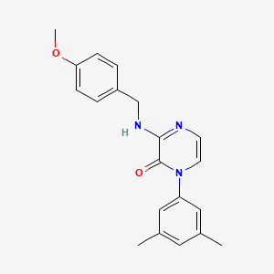 B2577187 1-(3,5-Dimethylphenyl)-3-[(4-methoxyphenyl)methylamino]pyrazin-2-one CAS No. 941929-56-2