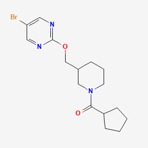 B2582666 [3-[(5-Bromopyrimidin-2-yl)oxymethyl]piperidin-1-yl]-cyclopentylmethanone CAS No. 2379975-05-8