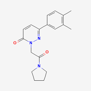 molecular formula C18H21N3O2 B2586511 6-(3,4-dimethylphenyl)-2-[2-oxo-2-(pyrrolidin-1-yl)ethyl]-2,3-dihydropyridazin-3-one CAS No. 899990-89-7
