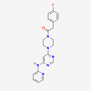 2-(4-Fluorophenyl)-1-(4-(6-(pyridin-2-ylamino)pyrimidin-4-yl)piperazin-1-yl)ethanone