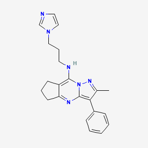 molecular formula C22H24N6 B2593057 N-(3-(1H-imidazol-1-yl)propyl)-2-methyl-3-phenyl-6,7-dihydro-5H-cyclopenta[d]pyrazolo[1,5-a]pyrimidin-8-amine CAS No. 896068-42-1