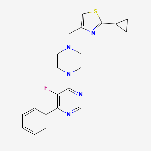 B2593069 2-Cyclopropyl-4-[[4-(5-fluoro-6-phenylpyrimidin-4-yl)piperazin-1-yl]methyl]-1,3-thiazole CAS No. 2379998-07-7