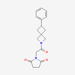 B2593363 1-[2-Oxo-2-(6-phenyl-2-azaspiro[3.3]heptan-2-yl)ethyl]pyrrolidine-2,5-dione CAS No. 2379950-67-9