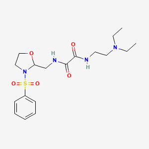 molecular formula C18H28N4O5S B2594043 N'-{[3-(benzenesulfonyl)-1,3-oxazolidin-2-yl]methyl}-N-[2-(diethylamino)ethyl]ethanediamide CAS No. 868981-52-6