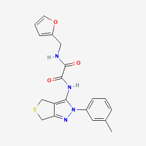 molecular formula C19H18N4O3S B2594379 N'-[(furan-2-yl)methyl]-N-[2-(3-methylphenyl)-2H,4H,6H-thieno[3,4-c]pyrazol-3-yl]ethanediamide CAS No. 899755-99-8