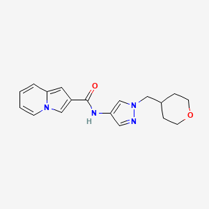 molecular formula C18H20N4O2 B2595975 N-{1-[(oxan-4-yl)methyl]-1H-pyrazol-4-yl}indolizine-2-carboxamide CAS No. 1705976-22-2