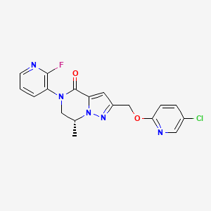 molecular formula C18H15ClFN5O2 B2596243 (7R)-2-[(5-Chloropyridin-2-yl)oxymethyl]-5-(2-fluoropyridin-3-yl)-7-methyl-6,7-dihydropyrazolo[1,5-a]pyrazin-4-one CAS No. 1809085-30-0