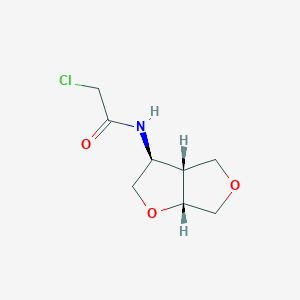 molecular formula C8H12ClNO3 B2598353 N-[(3S,3Ar,6aR)-2,3,3a,4,6,6a-hexahydrofuro[3,4-b]furan-3-yl]-2-chloroacetamide CAS No. 2411178-05-5